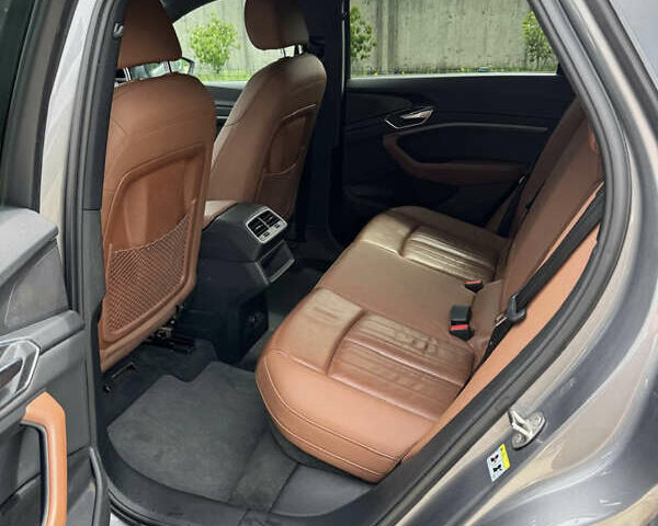 Ауді E-Tron, об'ємом двигуна 0 л та пробігом 198 тис. км за 21600 $, фото 2 на Automoto.ua