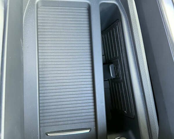 Ауди E-Tron, объемом двигателя 0 л и пробегом 80 тыс. км за 27999 $, фото 25 на Automoto.ua