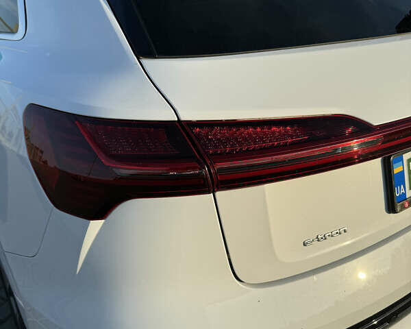 Ауді E-Tron 2020 у Львові на Automoto.ua Ауді E-Tron, об'ємом двигуна 0 л та пробігом 92 тис. км за 29900 $, фото 14 на Automoto.ua