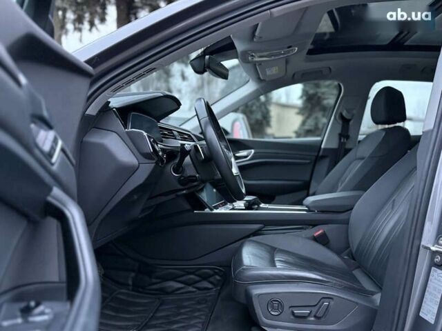 Ауди E-Tron, объемом двигателя 0 л и пробегом 169 тыс. км за 22899 $, фото 1 на Automoto.ua