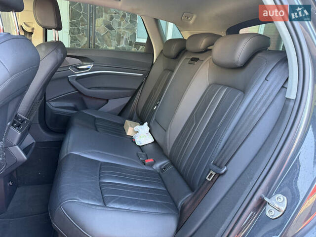 Ауді E-Tron, об'ємом двигуна 0 л та пробігом 125 тис. км за 26999 $, фото 10 на Automoto.ua