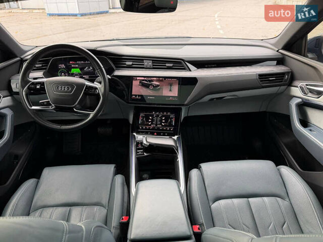 Ауди E-Tron, объемом двигателя 0 л и пробегом 83 тыс. км за 39000 $, фото 26 на Automoto.ua