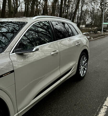 Ауді E-Tron, об'ємом двигуна 0 л та пробігом 42 тис. км за 37000 $, фото 2 на Automoto.ua