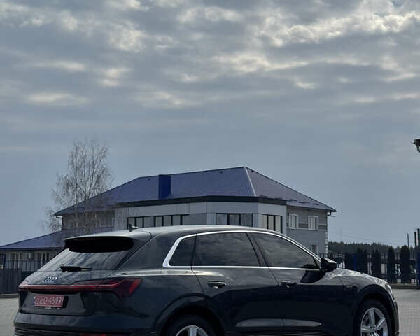 Ауди E-Tron, объемом двигателя 0 л и пробегом 144 тыс. км за 25000 $, фото 36 на Automoto.ua