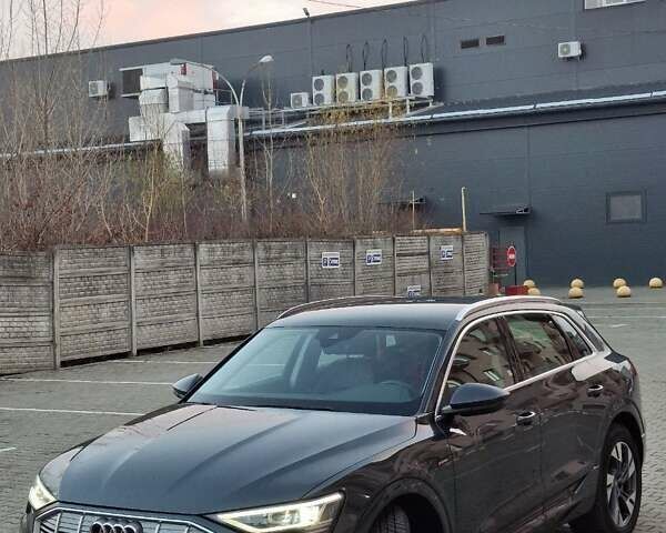 Ауді E-Tron 2020 у Ужгороді на Automoto.ua Ауді E-Tron, об'ємом двигуна 0 л та пробігом 61 тис. км за 27200 $, фото 18 на Automoto.ua