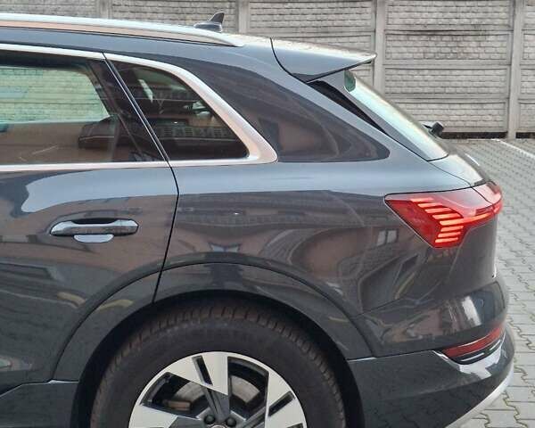 Ауді E-Tron 2020 у Ужгороді на Automoto.ua Ауді E-Tron, об'ємом двигуна 0 л та пробігом 61 тис. км за 27200 $, фото 19 на Automoto.ua