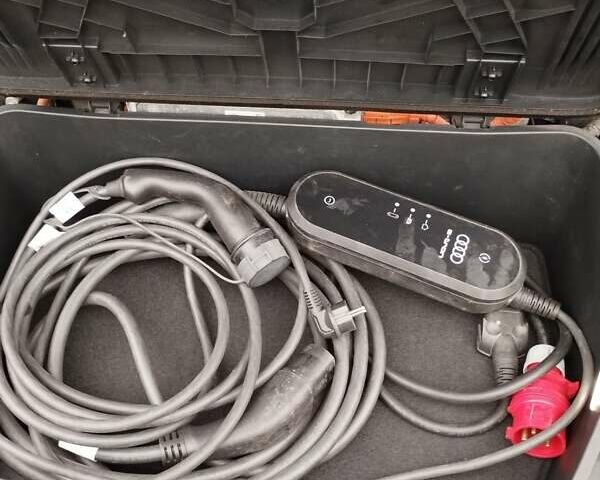 Ауди E-Tron, объемом двигателя 0 л и пробегом 147 тыс. км за 25900 $, фото 26 на Automoto.ua