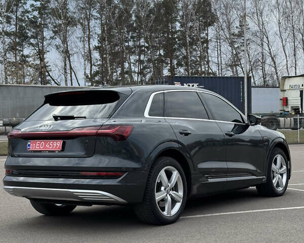 Ауди E-Tron, объемом двигателя 0 л и пробегом 144 тыс. км за 25000 $, фото 9 на Automoto.ua