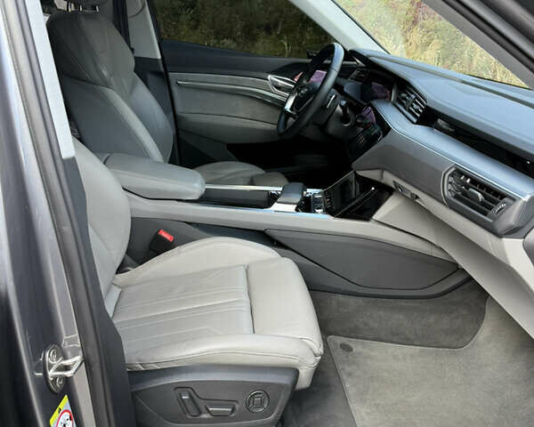 Ауди E-Tron, объемом двигателя 0 л и пробегом 81 тыс. км за 34999 $, фото 41 на Automoto.ua