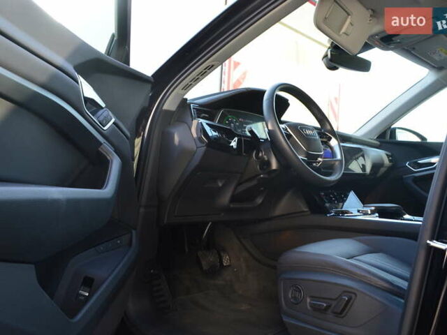 Ауди E-Tron, объемом двигателя 0 л и пробегом 72 тыс. км за 31405 $, фото 8 на Automoto.ua