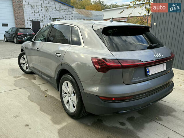 Ауди E-Tron, объемом двигателя 0 л и пробегом 80 тыс. км за 27999 $, фото 18 на Automoto.ua