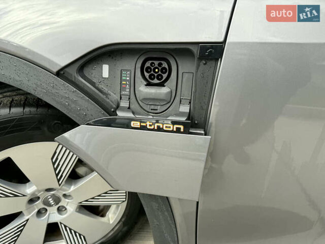 Ауди E-Tron, объемом двигателя 0 л и пробегом 80 тыс. км за 27999 $, фото 17 на Automoto.ua