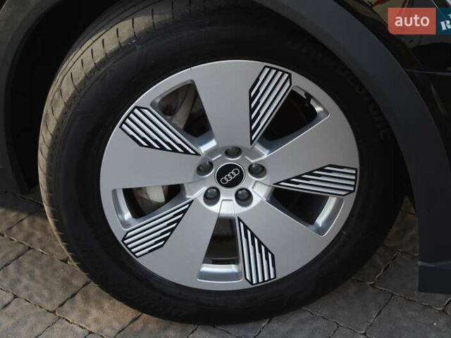 Ауди E-Tron, объемом двигателя 0 л и пробегом 72 тыс. км за 31405 $, фото 5 на Automoto.ua