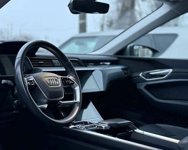 Ауди E-Tron, объемом двигателя 0 л и пробегом 169 тыс. км за 22899 $, фото 6 на Automoto.ua