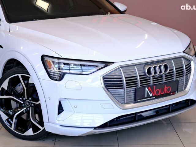 Ауди E-Tron, объемом двигателя 0 л и пробегом 46 тыс. км за 31900 $, фото 2 на Automoto.ua