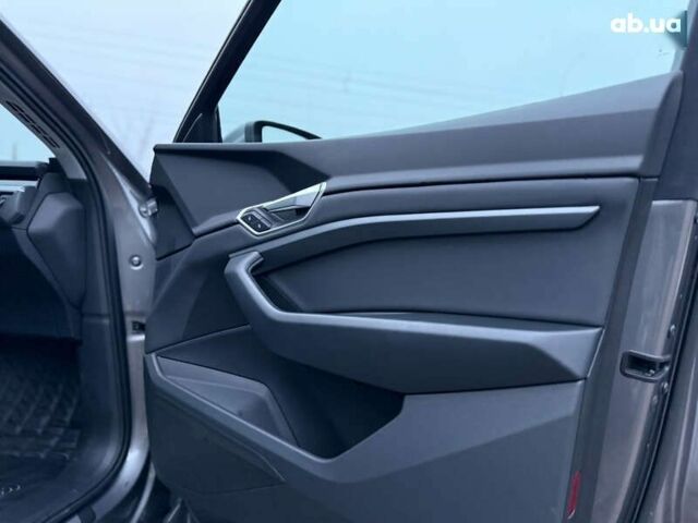 Ауди E-Tron, объемом двигателя 0 л и пробегом 169 тыс. км за 22899 $, фото 25 на Automoto.ua