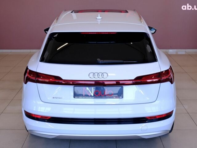 Ауди E-Tron, объемом двигателя 0 л и пробегом 46 тыс. км за 31900 $, фото 5 на Automoto.ua