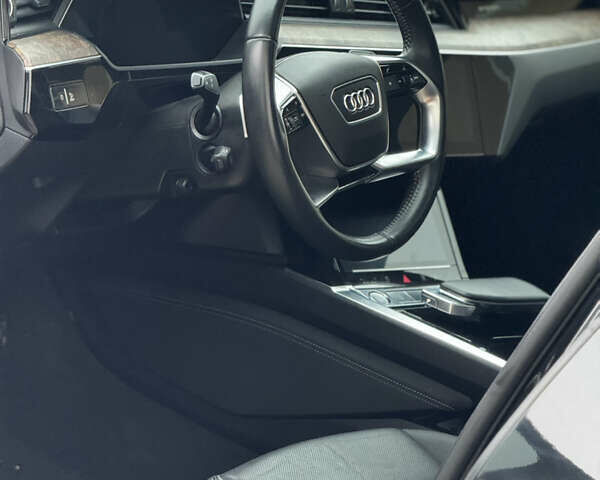 Ауди E-Tron, объемом двигателя 0 л и пробегом 95 тыс. км за 28750 $, фото 16 на Automoto.ua