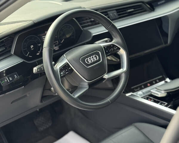 Ауди E-Tron, объемом двигателя 0 л и пробегом 144 тыс. км за 25000 $, фото 30 на Automoto.ua