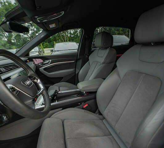 Ауди E-Tron, объемом двигателя 0 л и пробегом 67 тыс. км за 38500 $, фото 20 на Automoto.ua