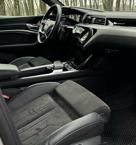 Ауді E-Tron, об'ємом двигуна 0 л та пробігом 42 тис. км за 37000 $, фото 6 на Automoto.ua