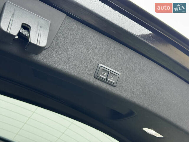 Ауди E-Tron, объемом двигателя 0 л и пробегом 95 тыс. км за 28750 $, фото 29 на Automoto.ua