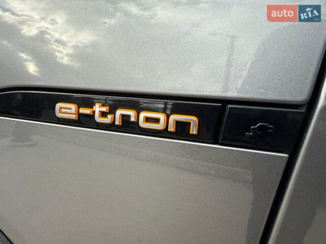 Ауди E-Tron, объемом двигателя 0 л и пробегом 80 тыс. км за 27999 $, фото 13 на Automoto.ua