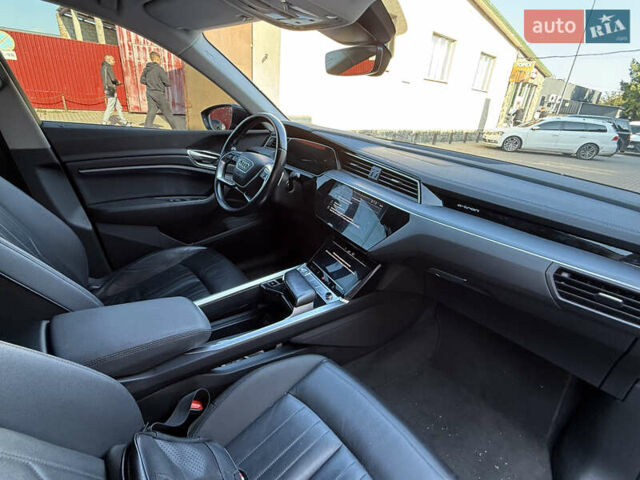 Ауді E-Tron, об'ємом двигуна 0 л та пробігом 125 тис. км за 26999 $, фото 23 на Automoto.ua