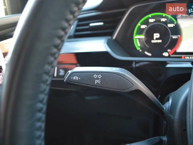 Ауди E-Tron, объемом двигателя 0 л и пробегом 59 тыс. км за 35900 $, фото 24 на Automoto.ua