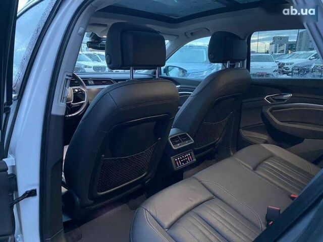 Ауді E-Tron, об'ємом двигуна 0 л та пробігом 55 тис. км за 29400 $, фото 19 на Automoto.ua