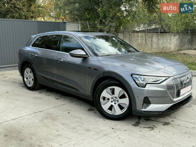 Ауди E-Tron, объемом двигателя 0 л и пробегом 80 тыс. км за 27999 $, фото 11 на Automoto.ua