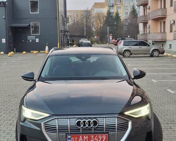 Ауді E-Tron 2020 у Ужгороді на Automoto.ua Ауді E-Tron, об'ємом двигуна 0 л та пробігом 61 тис. км за 27200 $, фото 3 на Automoto.ua