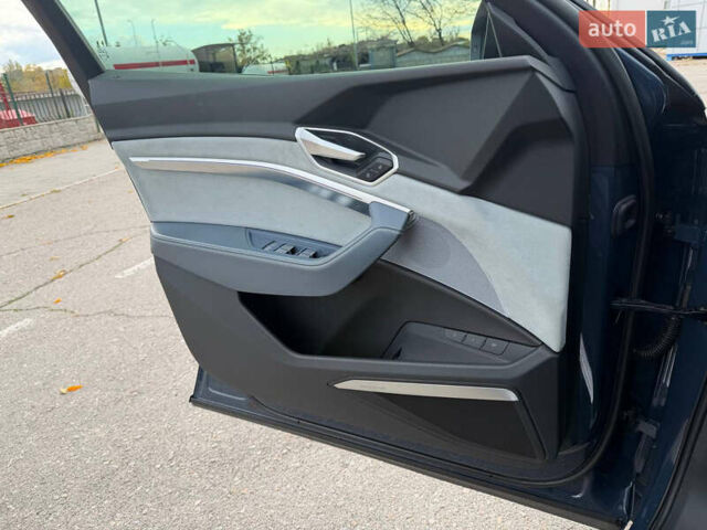 Ауди E-Tron, объемом двигателя 0 л и пробегом 83 тыс. км за 39000 $, фото 35 на Automoto.ua