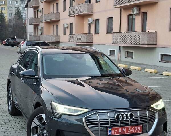 Ауді E-Tron 2020 у Ужгороді на Automoto.ua Ауді E-Tron, об'ємом двигуна 0 л та пробігом 61 тис. км за 27200 $, фото 2 на Automoto.ua