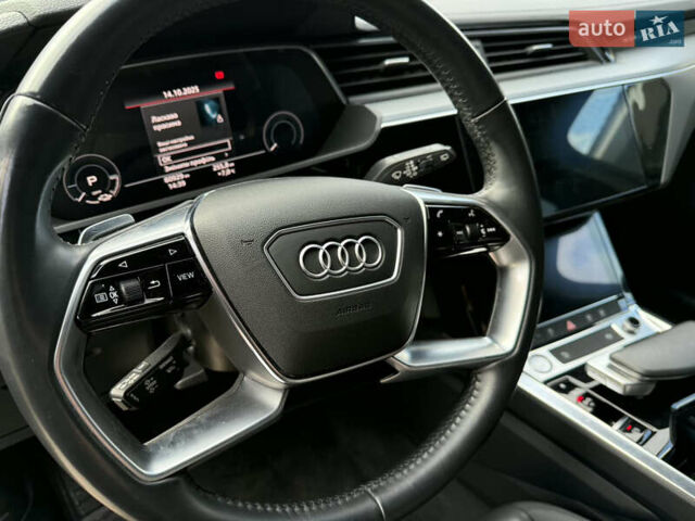 Ауди E-Tron, объемом двигателя 0 л и пробегом 80 тыс. км за 27999 $, фото 14 на Automoto.ua