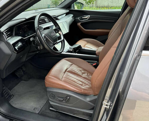Ауді E-Tron, об'ємом двигуна 0 л та пробігом 198 тис. км за 21600 $, фото 3 на Automoto.ua
