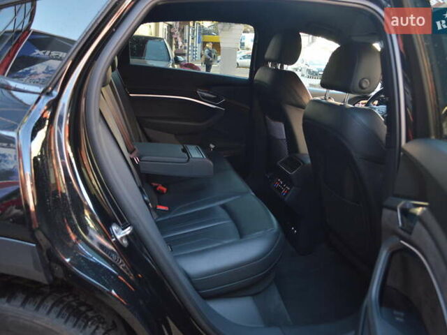 Ауди E-Tron, объемом двигателя 0 л и пробегом 59 тыс. км за 35900 $, фото 44 на Automoto.ua