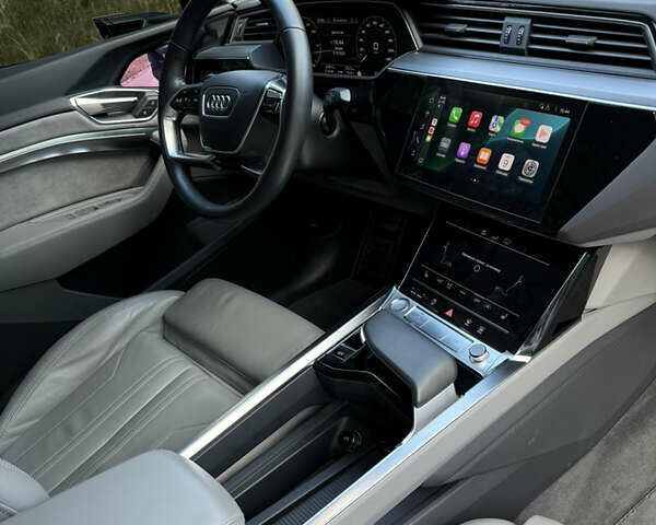 Ауди E-Tron, объемом двигателя 0 л и пробегом 81 тыс. км за 34999 $, фото 40 на Automoto.ua