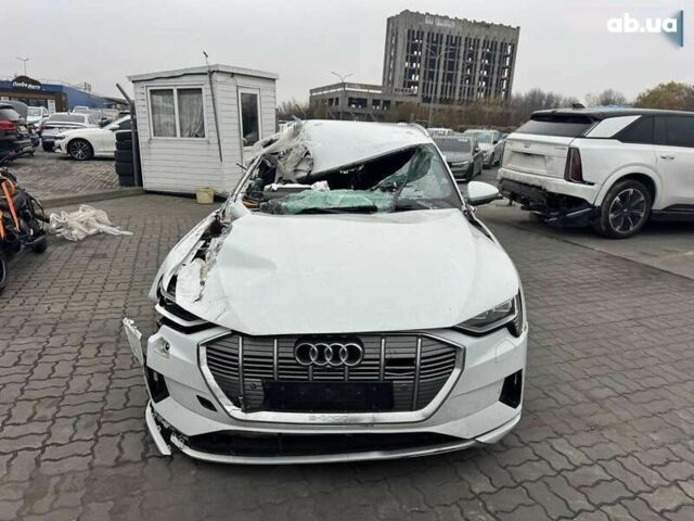 Ауди E-Tron, объемом двигателя 0 л и пробегом 40 тыс. км за 13200 $, фото 1 на Automoto.ua