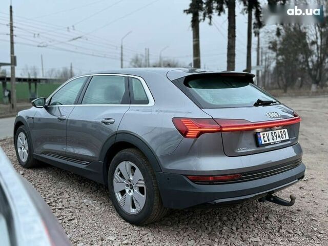 Ауди E-Tron, объемом двигателя 0 л и пробегом 169 тыс. км за 22899 $, фото 2 на Automoto.ua