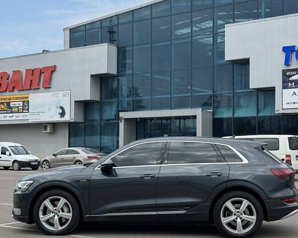 Ауди E-Tron, объемом двигателя 0 л и пробегом 144 тыс. км за 25000 $, фото 57 на Automoto.ua