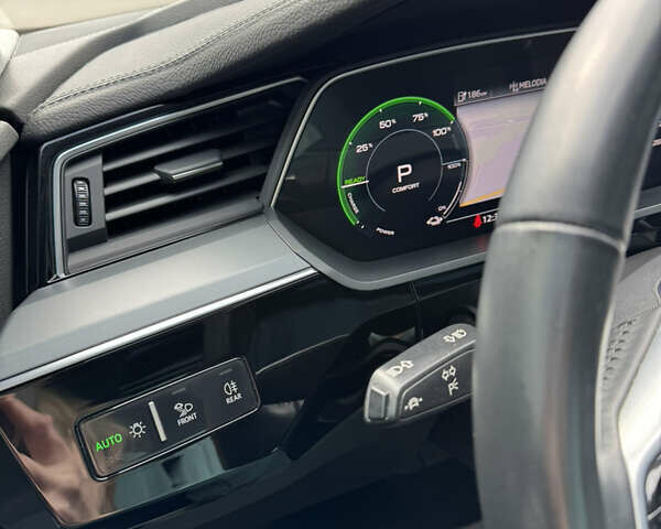 Ауди E-Tron, объемом двигателя 0 л и пробегом 144 тыс. км за 25000 $, фото 25 на Automoto.ua