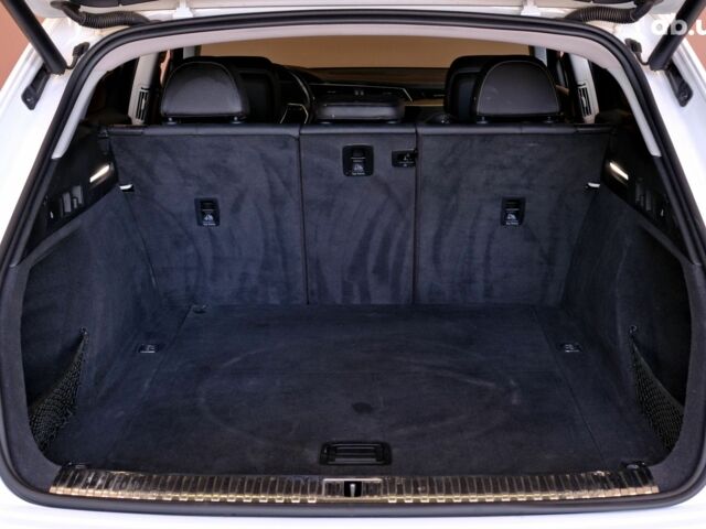 Ауди E-Tron, объемом двигателя 0 л и пробегом 46 тыс. км за 31900 $, фото 8 на Automoto.ua