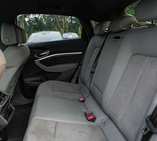 Ауди E-Tron, объемом двигателя 0 л и пробегом 67 тыс. км за 38500 $, фото 28 на Automoto.ua