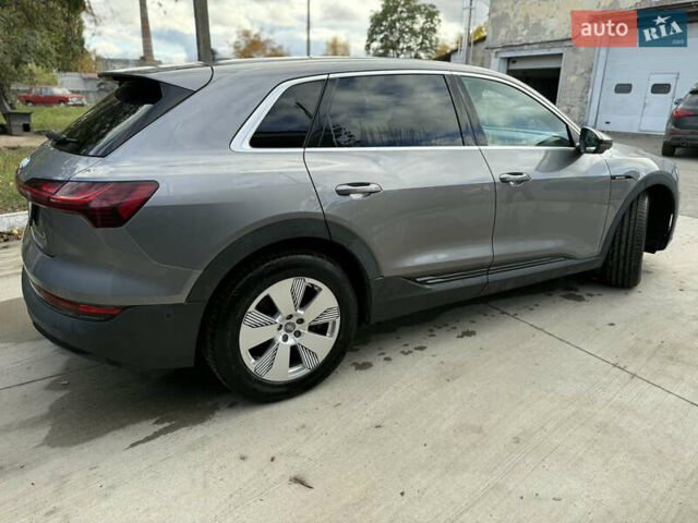 Ауди E-Tron, объемом двигателя 0 л и пробегом 80 тыс. км за 27999 $, фото 37 на Automoto.ua