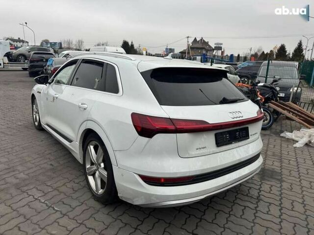 Ауди E-Tron, объемом двигателя 0 л и пробегом 40 тыс. км за 13200 $, фото 4 на Automoto.ua