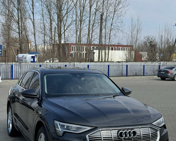Ауди E-Tron, объемом двигателя 0 л и пробегом 144 тыс. км за 25000 $, фото 38 на Automoto.ua