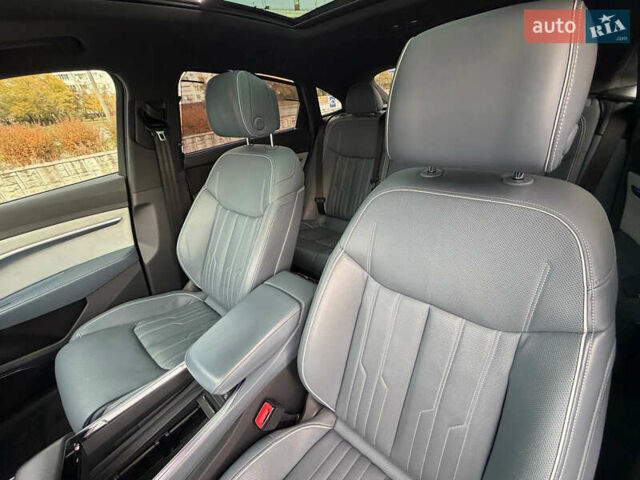 Ауди E-Tron, объемом двигателя 0 л и пробегом 83 тыс. км за 39000 $, фото 36 на Automoto.ua