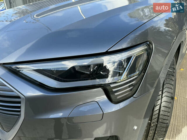 Ауди E-Tron, объемом двигателя 0 л и пробегом 80 тыс. км за 27999 $, фото 20 на Automoto.ua