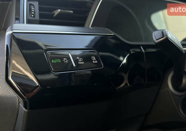 Ауди E-Tron, объемом двигателя 0 л и пробегом 72 тыс. км за 31405 $, фото 13 на Automoto.ua